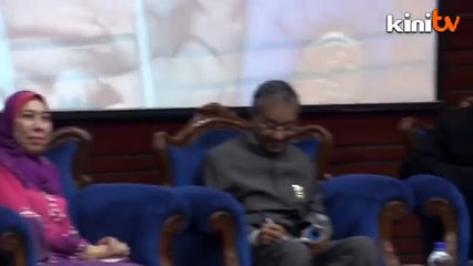 Dr. M：'What went wrong with M'sia? Ask the other PMs