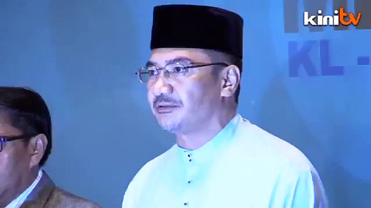 No confirmation of debris as Australia intensifies search for MH370