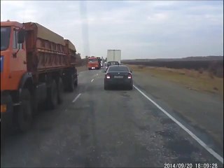 Face to face between truck and car - amazing accident!