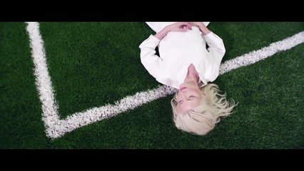 Björk favorite Olga Bell launches her debut music video for “Goalie”