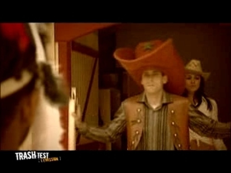 Superduke -VS- Speed triple - Trash test