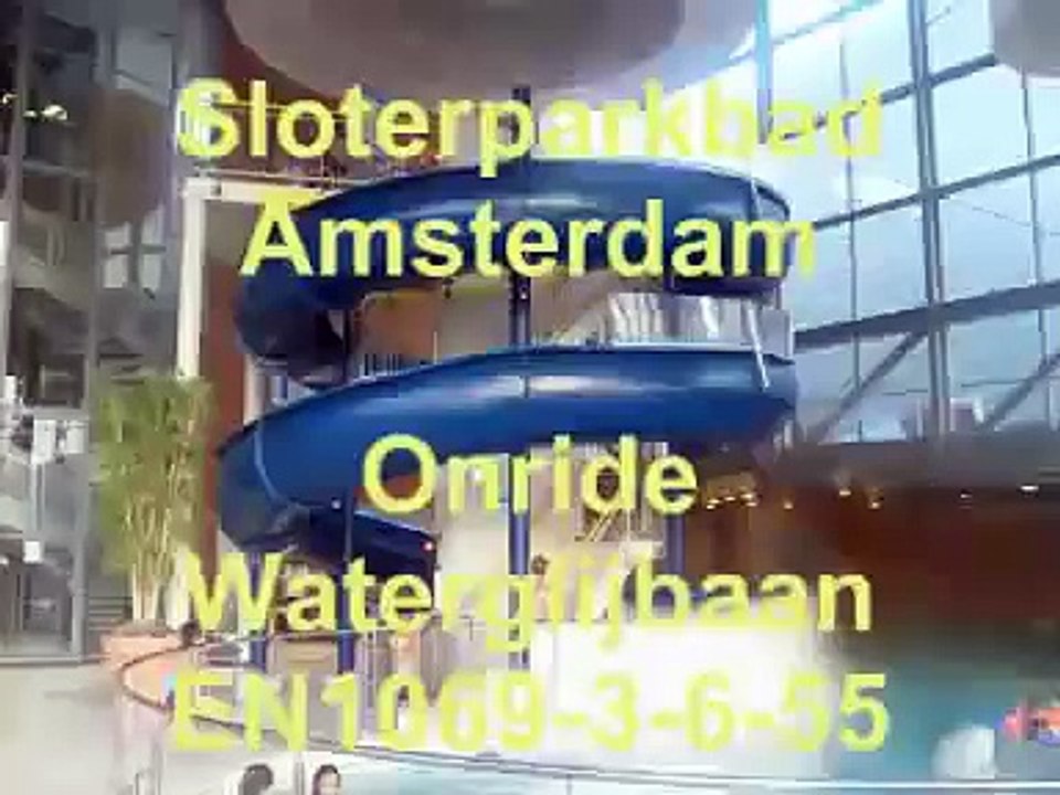 Glijbaan in Zwembad Sloterparkbad in Amsterdam