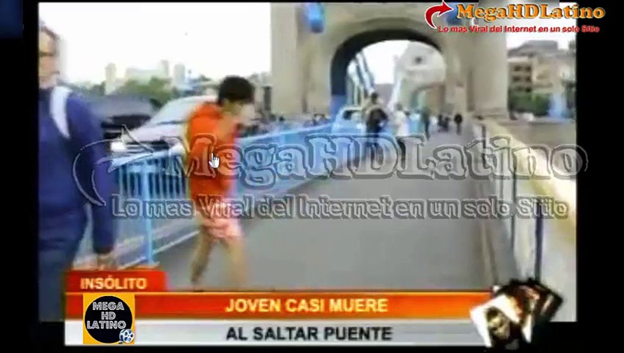 Joven casi muere al saltar puente