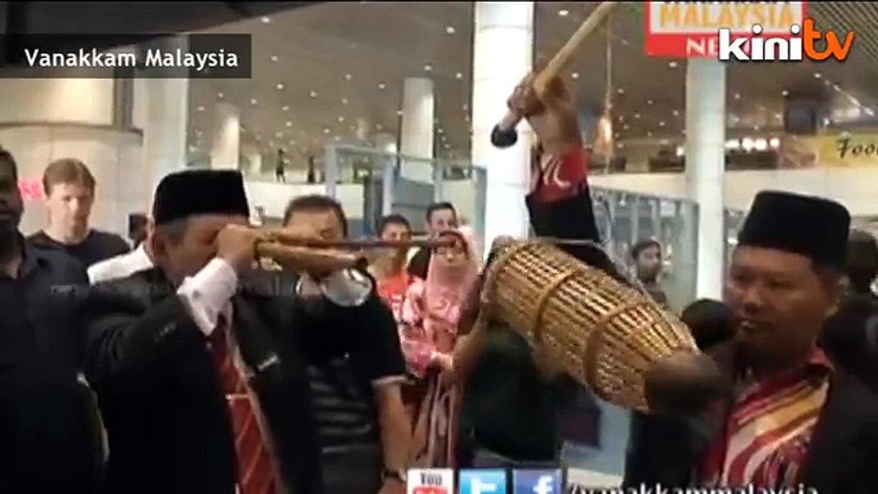 'Bomoh King' threatens to sue over 'unIslamic' criticism