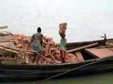 Brickies Labourer in Bangladesh.wmv