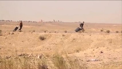 النظام يخرج المدنيين من مناطق سيطرته بدير الزور