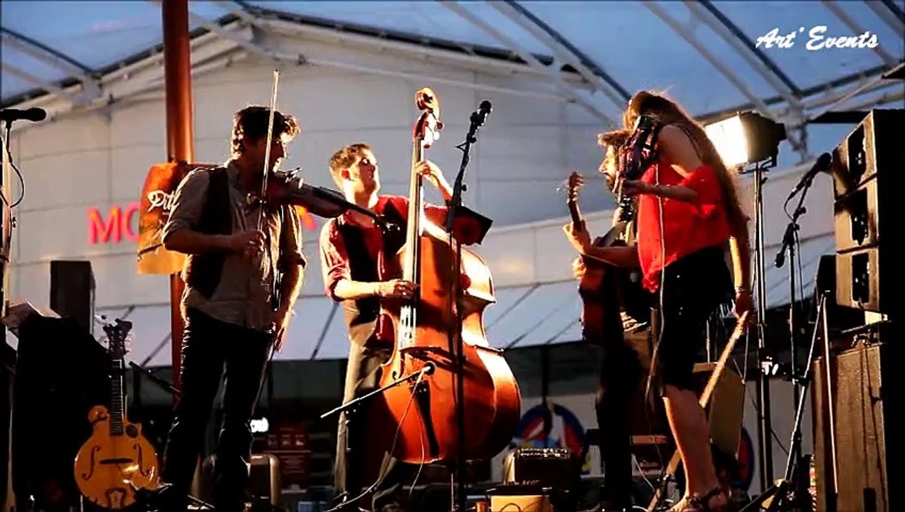 PITCHIPOÏ Extrait du concert  à L'HEURE TRANQUILLE