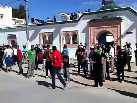 حصري بالفيديو الأمن يحاصر جامع بالمرسى يتغلغل فيه السلفيين