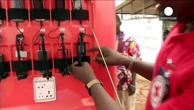 مأساة اللاجئين في مخيمات رواندا في البحث عن ذويهم