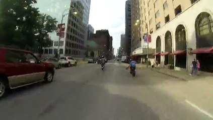 Course poursuite a moto...