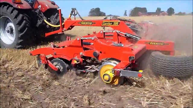 Case IH Puma 230 CVX with AFS 700 RTK and Vaderstad Carrier CR500