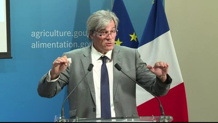Crise du porc: Le Foll tente de rassurer les éleveurs