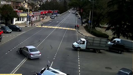 LiveLeak - Red Light Runner Rolls Over And Is Ejected Through Windshield-copypasteads.com