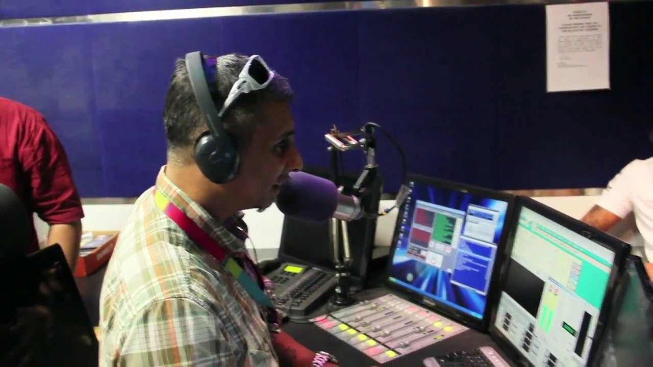 Lewis Hamilton & Nico Rosberg on the #mixbreakfast