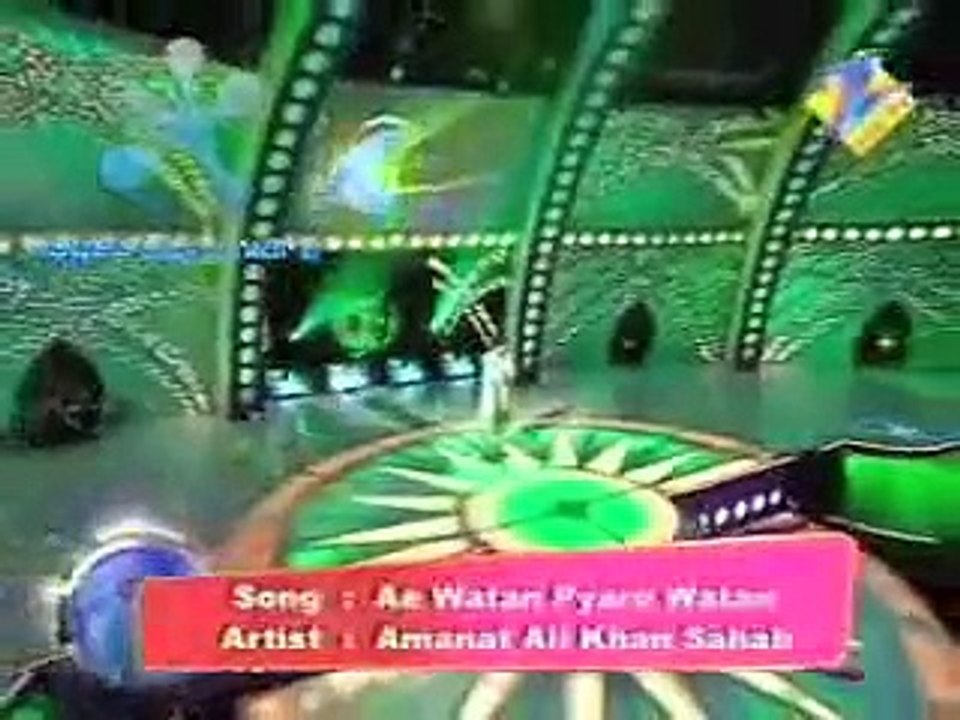 Historical Moment When Pakistani Singer Sings "Aiy Watan Pak Watan" on Indian Stage
