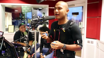 Karen Karaoke JoHaRa bersama Black