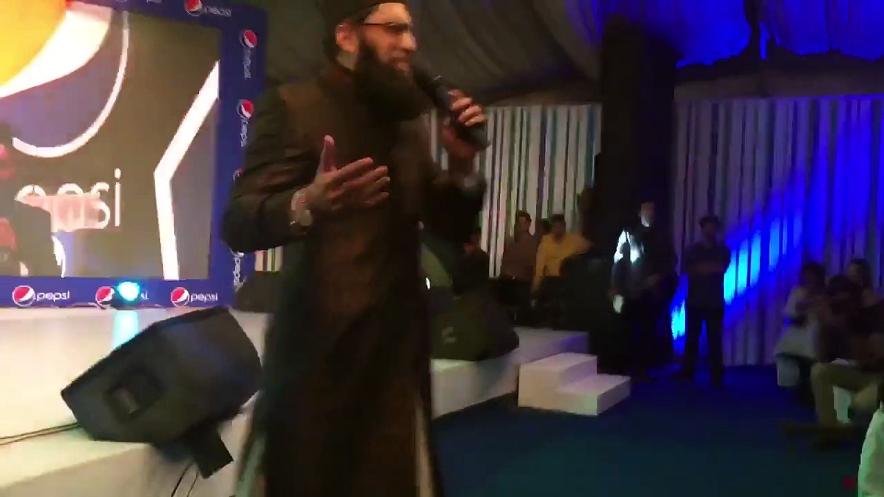 Celebrity patriotism and another Junaid Jamshed blooper - Pakistan