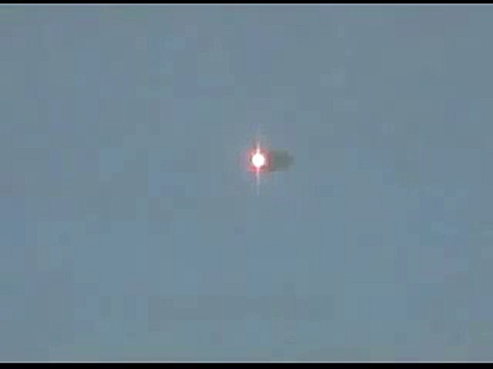 STUNNING UFO  ALIEN CRAFT 2010 UFO DAYTIME FOOTAGE FROM EDINBURGH UK