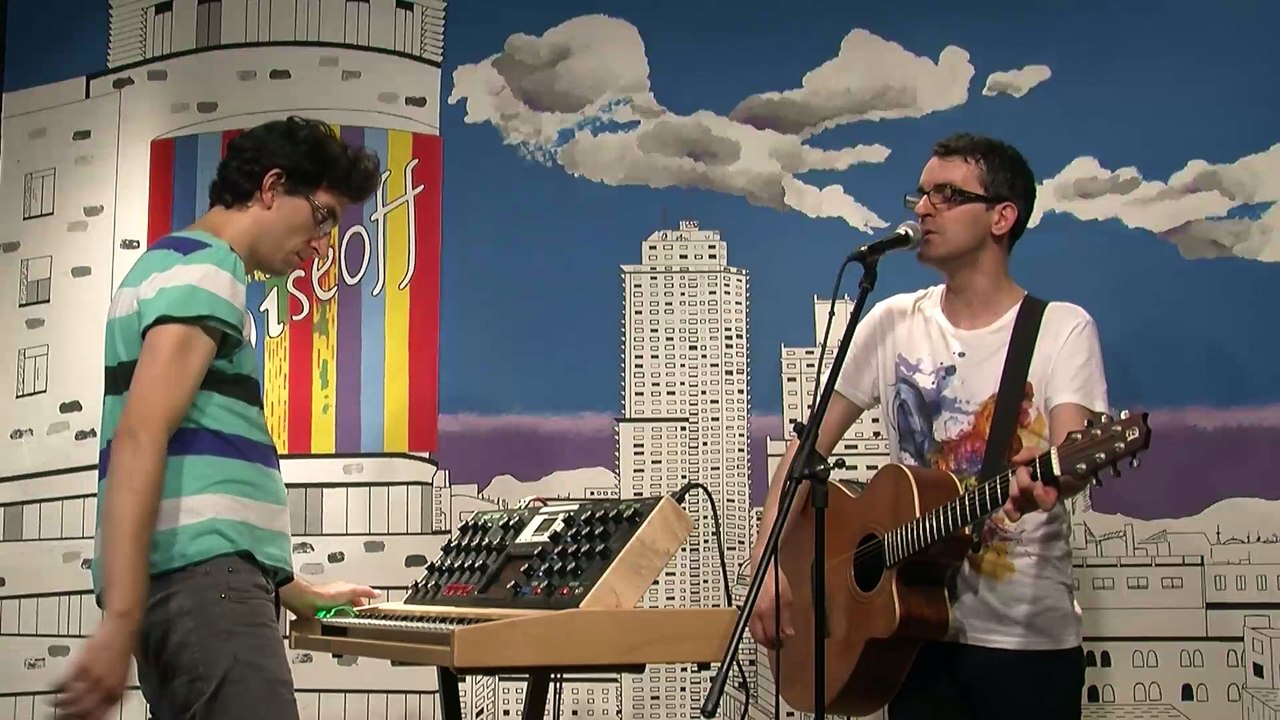 Entertainiment - Besos Del Pasado