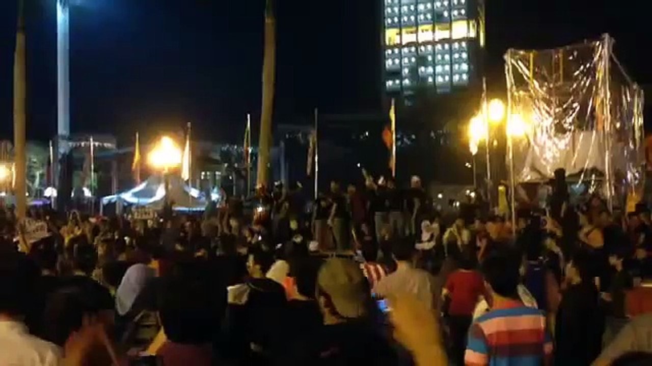 KL Mayor booed by protestors