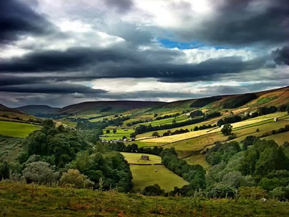 Edward Elgar - Symphony No. 1 - Vernon Handley