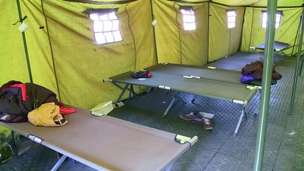 De Maizière besucht Flüchtlinge in Eisenhüttenstadt