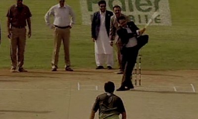 General Raheel's Excellent Shot on Afridi's Bowling