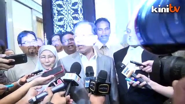 Shafee remains as court throws out Anwar's appeal