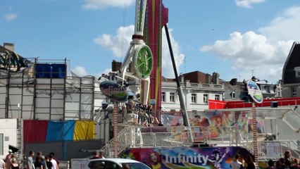 Cambrai : l'attraction la plus spectaculaire du champ de foire, c'est l'Infinity