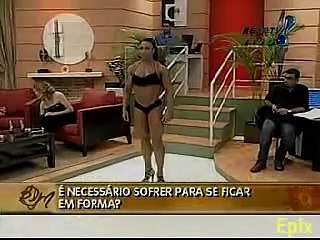 Muscle show!!Her huge muscles on tv!!