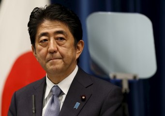 Shinzo Abe exprime sa douleur mais ne s'excuse pas pour les actions du Japon pendant la guerre.