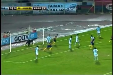Copa Sudamericana: Insólito blooper del arquero del Aurora (VIDEO)