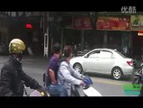 Incredibile lite in strada ripresa in Cina