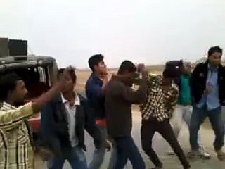 Funny Dancing; Boy FALL DOWN FROM CAR