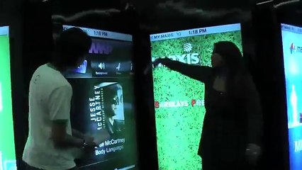 Majlis Pelancaran Maxis iPhone 4 di Gardens Hotel Ballroom