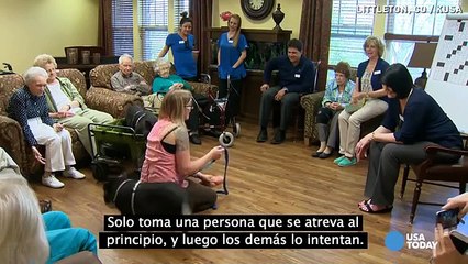 Así fue como un ancianato reaccionó ante la visita de dos cerdos