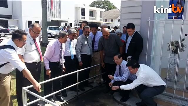 Polis buru suspek baling bom petrol di gereja