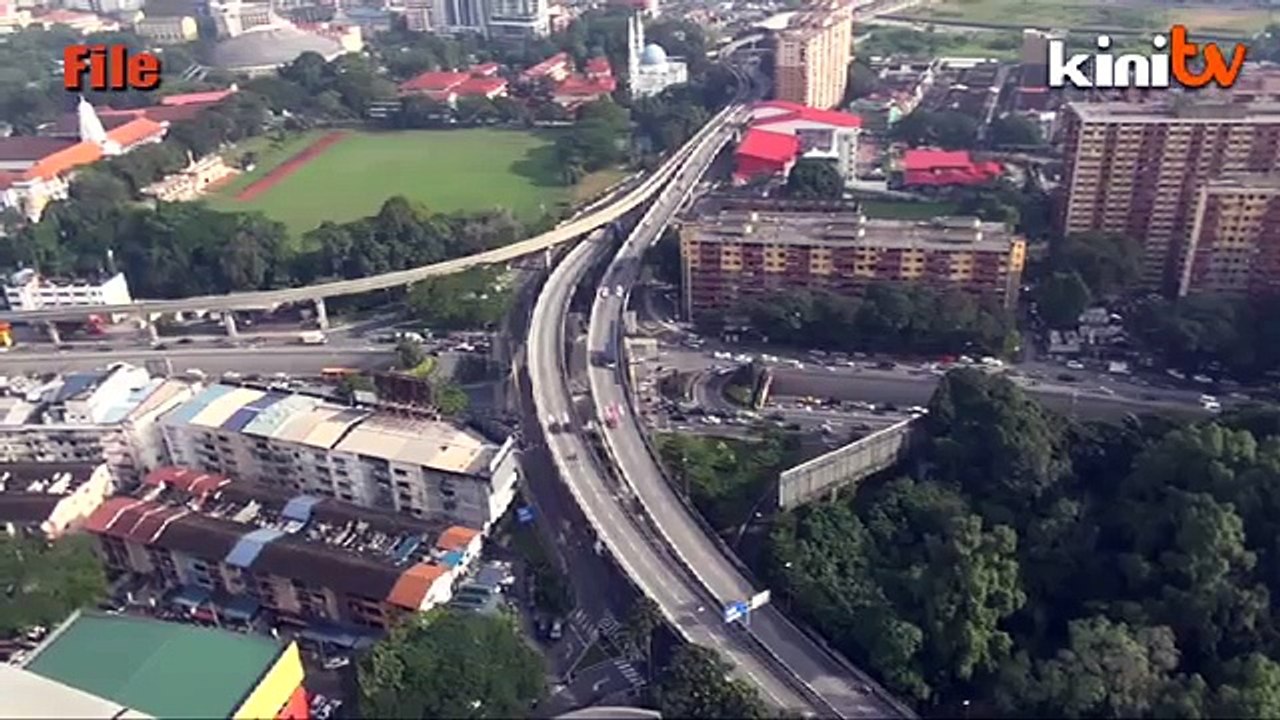 Frigid eastern wind brings 'winter' to Malaysia