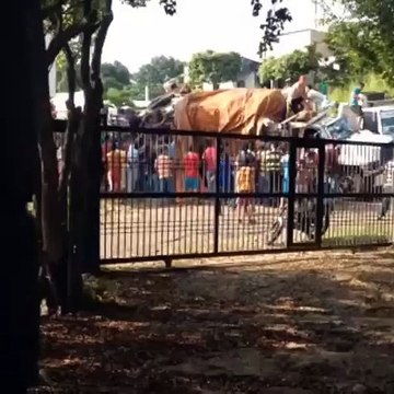 Así fue como saquearon un camión con arroz en San Félix