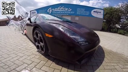 Grafiteiro utiliza técnica que revela Capitão América na lataria de Lamborghini Gallardo em contato com água quente