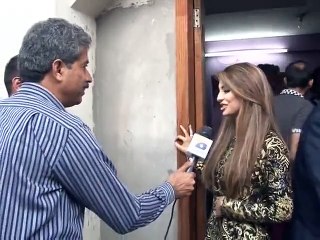 جیو نیوز کے رپورٹر کے عامر خان باکسر کی اھلیہ سےنازیبا سوالات۔۔۔