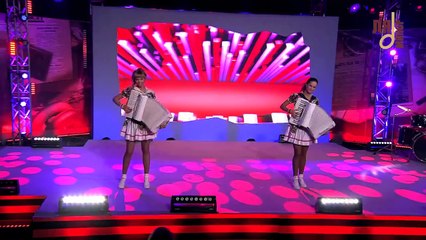 Аккордеонистки России- дуэт "ЛюбАня"- Смуглянка аккордеонисты - NEW VIDEO