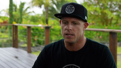 Surfista atacado por tiburón vuelve a las olas