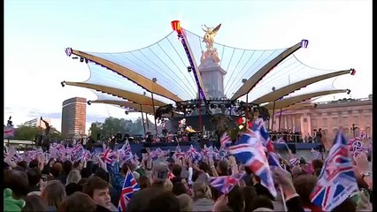 Tom Jones - Delilah - Incredible Live Performance - Diamond Jubilee Concert