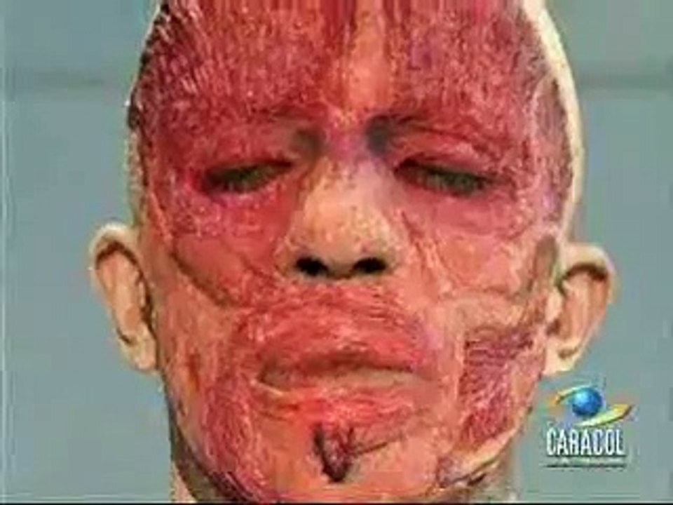 PANTALLAZO EN TAMBIEN CAERAS CON ALGUNOS  ACTORES DE CARACOL