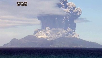 Le spectaculaire réveil d'un volcan sur une île du Japon