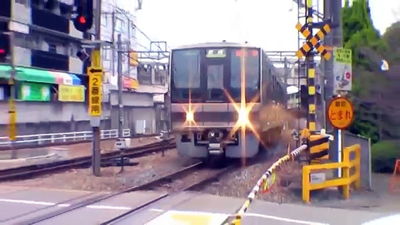 踏切 遮断機 通勤電車 JR西日本 しゃべる踏切 丹波路快速 特急こうのとり 381系 287系 通過 宝塚踏切 railroad crossing signals japan