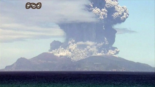 Les habitants d'une petite île japonaise évacués après l'éruption d'un volcan