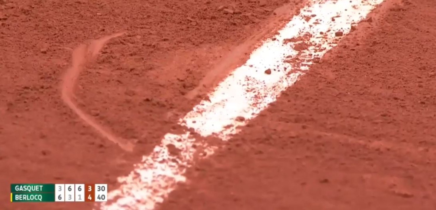 Richard Gasquet se fait voler un point par Carlos Berlocq (Roland-Garros)