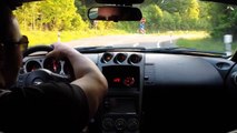 Une 350Z prend en chasse une Porsche GT3 sur l'autoroute allemande quand soudain...